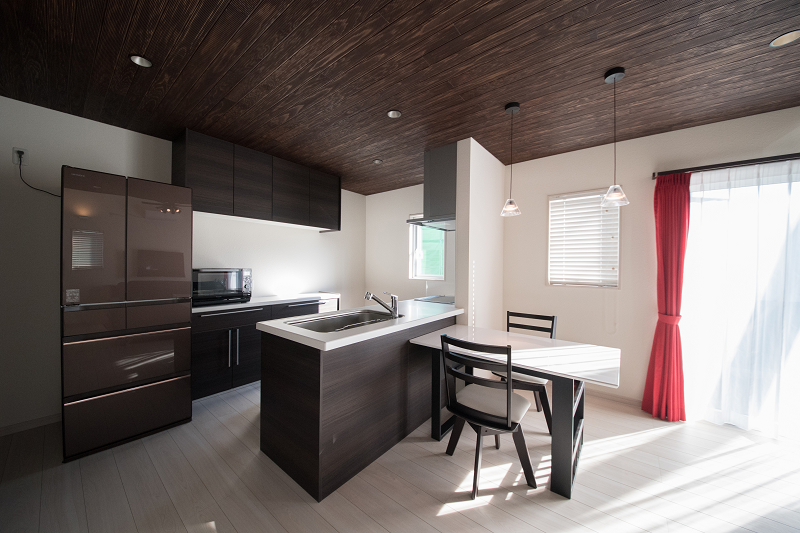 KA様邸 大人モダン～ゆったりと寛げる吹き抜けのある家