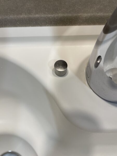 ノリアホーム　トクラスシンク頑固な水垢（右）After