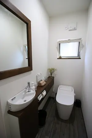 ノリアホーム　トイレ小窓