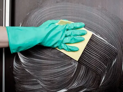 黒い家具　汚れ　掃除