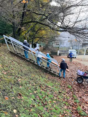 ノリアホーム　遊具作り