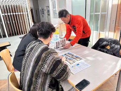 須坂市Y様邸リノベーション　YKKショールームで打合せ