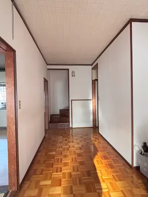 築年数のある古い玄関ホール